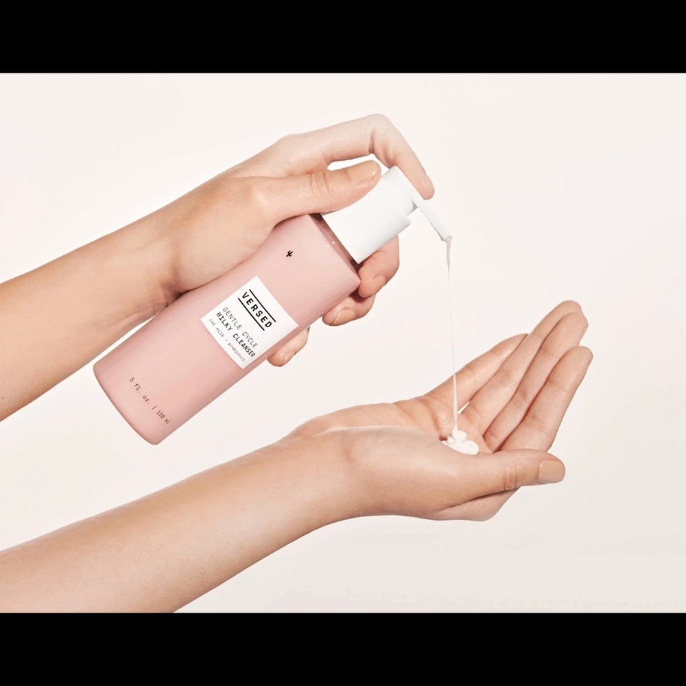 VERSED cycle milky cleanser oat milk probiotics